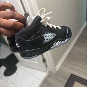 Jordan 5 Toddler 8c Nike Kids Black and White Sneakers